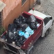 Roma, camion dei rifiuti abbandonato in divieto di sosta per 3 giorni 03