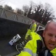 Gb, furgone investe ciclista e lo insulta quando è a terra FOTO, VIDEO 02