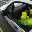 Gb, furgone investe ciclista e lo insulta quando è a terra FOTO, VIDEO 06