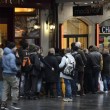 Cambio euro franco svizzero, gente in coda nelle banche di Ginevra