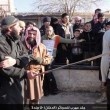 Isis frusta in piazza i musicisti: i loro strumenti offendono islam05