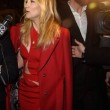 Kate Hudson, sexy abito tutto tagliato alla sfilata di Versace