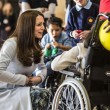 Kate Middleton, sesto mese gravidanza: all'evento benefico è sorridente e in forma 02