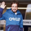Fernando Alonso dimesso da ospedale. Poi a Oviedo in elicottero: assoluto riposo02