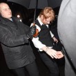 Ed Sheeran ubriaco dopo i Brit Awards. Figuraccia del bravo ragazzo del pop. FOTO