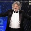 Festival di Sanremo, viperetta show: Massimo Ferrero canta "Vita spericolata" 02