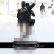 Isis, tre soldati siriani picchiati a morte dalla folla. Nuovo video 2