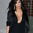 Kim Kardashian, scollatura hot 03