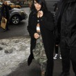 Kim Kardashian super-scollata e sexy malgrado il gelo di New York13