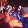 Madonna cade dal placo durante esibizione a Brit Award07