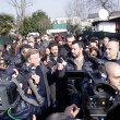 Matteo Salvini visita campo rom a Milano: lite residenti e Lega116