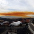 VIDEO YouTube. Nube tossica arancione su Barcellona: "Restate in casa"