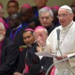Lucia Annibali, Papa Francesco saluta in Vaticano donna sfregiata da acido 04