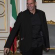 Yanis Varoufakis, il tour europeo senza cravatta del ministro delle Finanze greco19