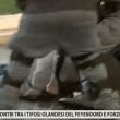 VIDEO Youtube: ultras Feyenoord a Roma occupano piazza di Spagna, nuovi scontri polizia 13
