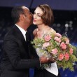 Festival di Sanremo, Anna Tatangelo sfiora incidente sexy col maxi spacco FOTO