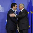 Tsipras preso per mano da Junker: accoglienza calorosa a Bruxelles13