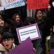 Turchia, donne in piazza contro la violenza 08