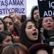 Turchia, donne in piazza contro la violenza 03