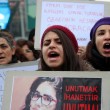 Turchia, donne in piazza contro la violenza 10