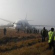 VIDEO YouTube, aereo Turkish Airlines finisce fuori pista a Katmandu 11