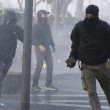 Bce. Francoforte brucia, Blockupy contro la nuova sede: scontri e cariche 10