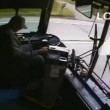 VIDEO YouTube - Colpo di sonno al volante: autista bus si schianta contro 6 auto5