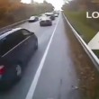VIDEO YouTube - Colpo di sonno al volante: autista bus si schianta contro 6 auto7