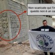 Buonanno in Libia, FOTO a sua insaputa con la scritta: "Qui no immondizia" 01