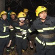 Cina: precipita bus in dirupo: 20 morti, 13 feriti 05