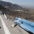 Cina: precipita bus in dirupo: 20 morti, 13 feriti 07