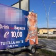 Cartello night offre "drink 10 euro con ragazza" FOTO: proteste a Civitanova 02