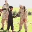 Isis, nuovo orrore: bimbo dà coltelli a boia ragazzini, decapitati 8 sciiti02
