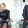 VIDEO YouTube: Madonna si masturba in tv, vignettista Charlie Hebdo tira fuori pene02