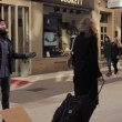 VIDEO YouTube: "Sono musulmano: abbracciami”. Esperimento sociale in strada a Stoccolma2