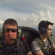 VIDEO YouTube: manovre acrobatiche con aereo, pilota spaventa amici a bordo 4