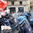VIDEO YouTube: Torino, "Mai con Salvini". Scontri manifestanti-polizia FOTO7