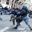 VIDEO YouTube: Torino, "Mai con Salvini". Scontri manifestanti-polizia FOTO6