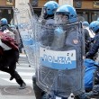 VIDEO YouTube: Torino, "Mai con Salvini". Scontri manifestanti-polizia FOTO5