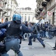 VIDEO YouTube: Torino, "Mai con Salvini". Scontri manifestanti-polizia FOTO3