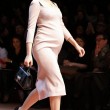 Bianca Balti sfila col pancione per Dolce & Gabbana FOTO
