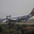 VIDEO YouTube, aereo Turkish Airlines finisce fuori pista a Kathmandu 10