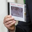 Un cd di "Pizzica Taranta" salentina: il regalo di Tsipras a Renzi (LaPresse)