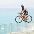 VIDEO YouTube: Vittorio Brumotti, campione bike trial in bici a picco sul mare su rignhiera3