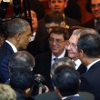 Usa-Cuba, stretta di mano Obama-Castro a vertice Americhe 02