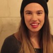 VIDEO YouTube. Farah Brook, attrice bacia sconosciuti a New York: le reazioni3