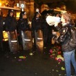 Festa Unità Bologna: centri sociali contestano Poletti, scontri con polizia02