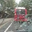 Londra, bus finisce contro auto ferma: tre feriti, sei mezzi coinvolti