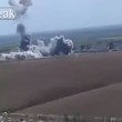 Isis, curdi distruggono autobomba: il kamikaze esplode in aria