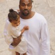 Kim Kardashian e Kanye West a Gerusalemme per battesimo North West04